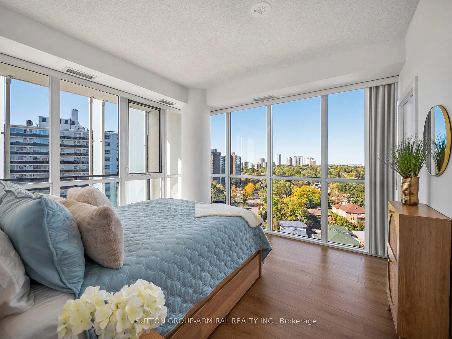 128 Fairview Mall Dr Unit 1005 photo 1