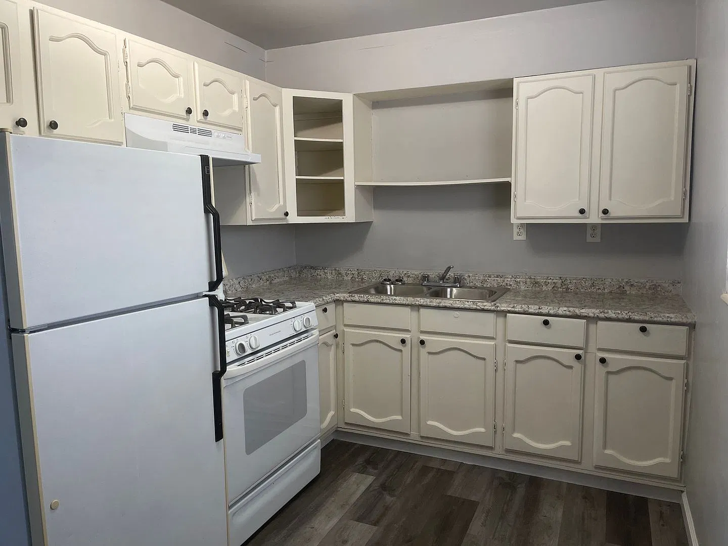 Well located 1 Bedroom near the Nugget — Photo 3
