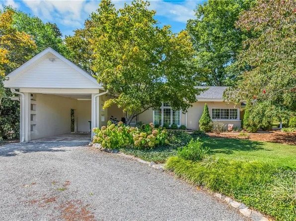 330 S Carolina Ave, Boonville, NC 27011
