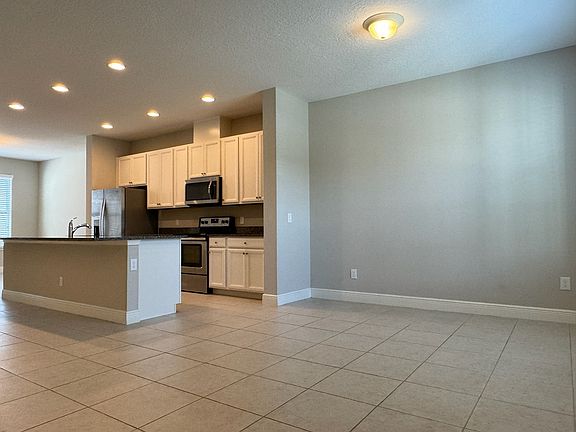 3rd image of 15597 Honeybell Dr