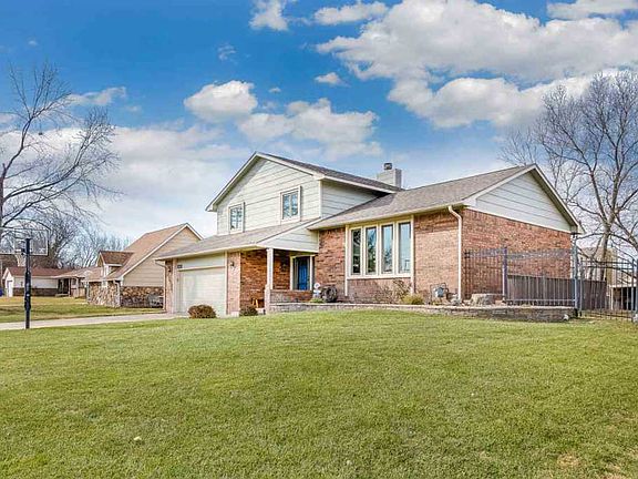 2nd image of 638 W Marsha Dr