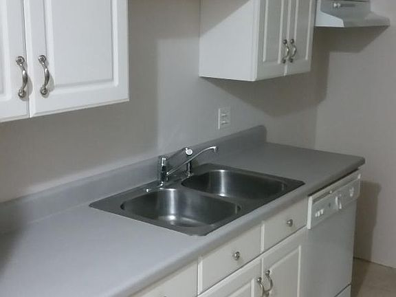 3rd image of 2730 Mitchell Dr APT 2