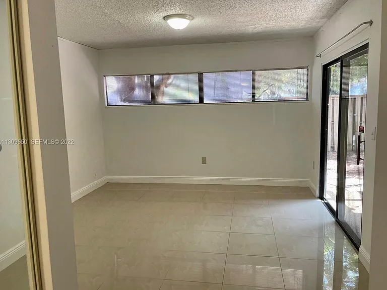 1712 NW 74th Ave #28 — Photo 8