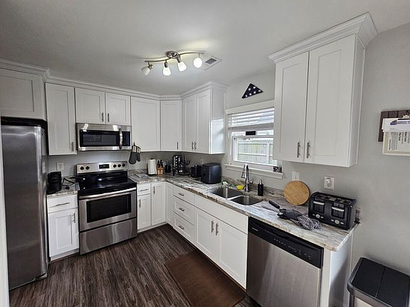 5th image of 1017 Blairmore Dr