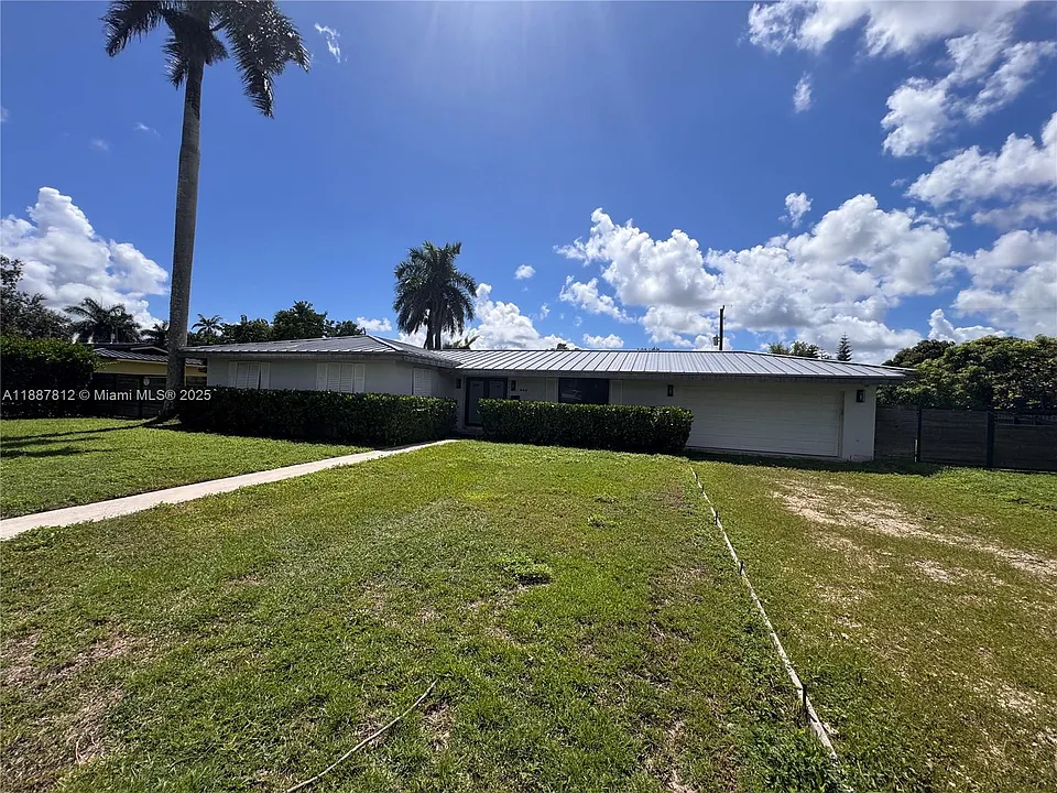 444 NW 21st St