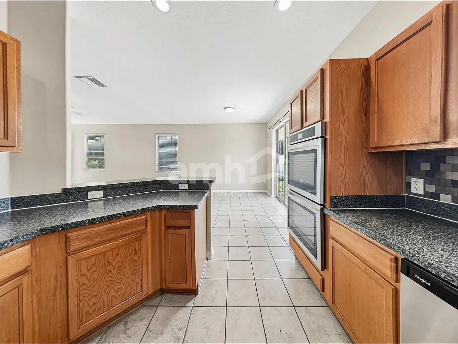3 bed, 2.5 bath, 1897 sqft, $2,480 — Photo 3