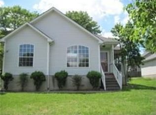 104 Holland Ridge Dr, La Vergne, TN 37086