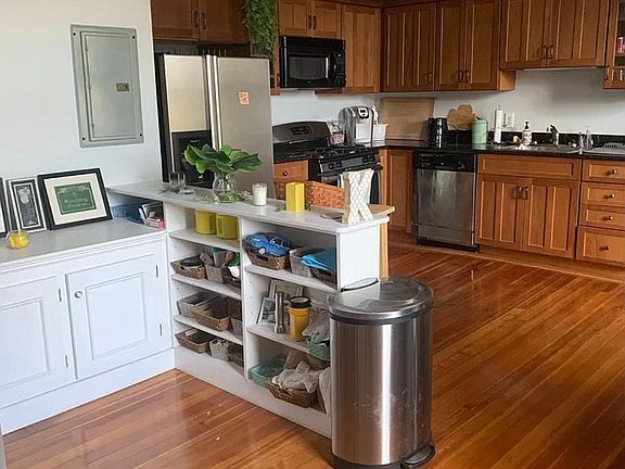 4th image of 14 Everett St APT 4