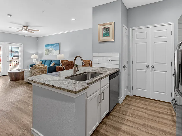 Compass Bay Apartments & Marina — Photo 21