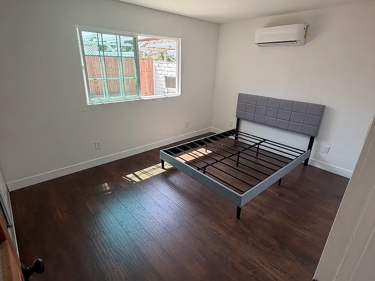 332 N Orange Ave #B — Photo 8