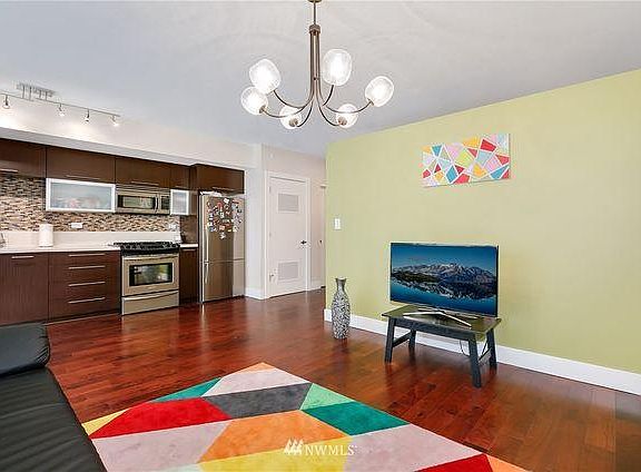 4th image of 2911 2nd Ave Unit 320
