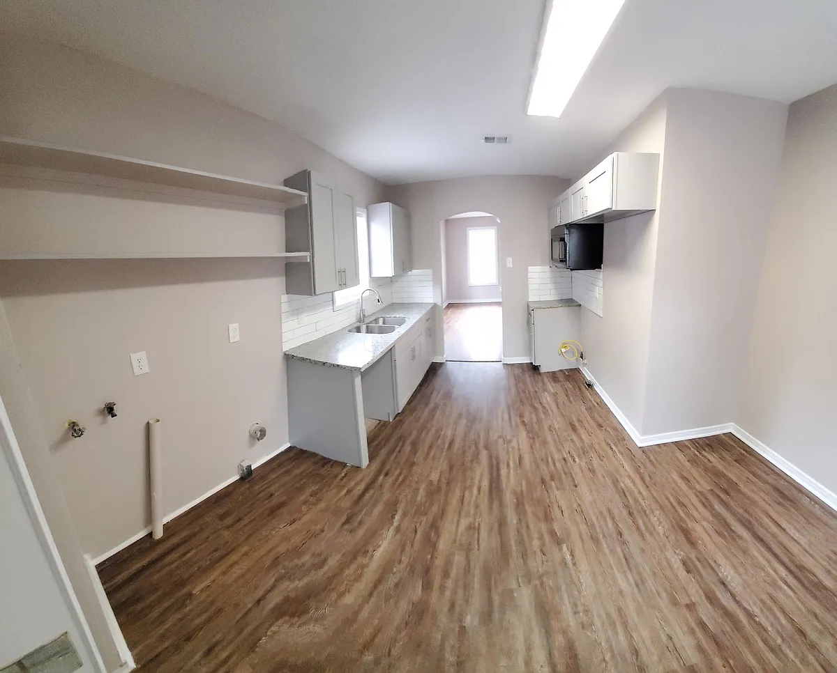 Building Photo - 1307 W Sidnor St