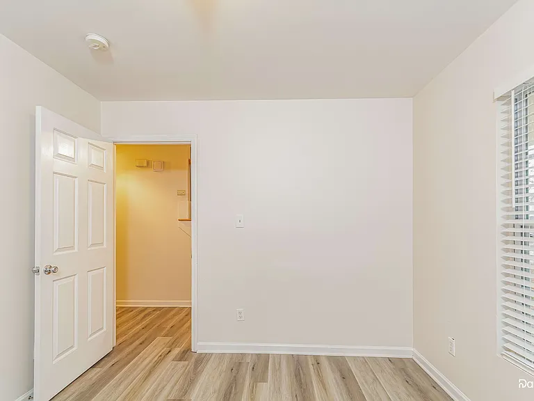 2855 Filbert St — Photo 8
