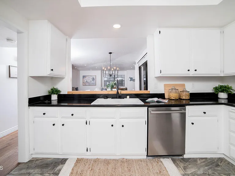 130 Monterey Rd #205 — Photo 6
