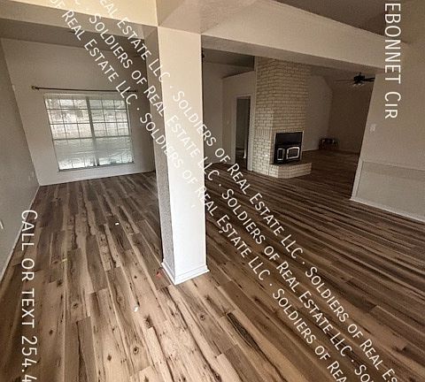 3rd image of 701 Bluebonnet Cir