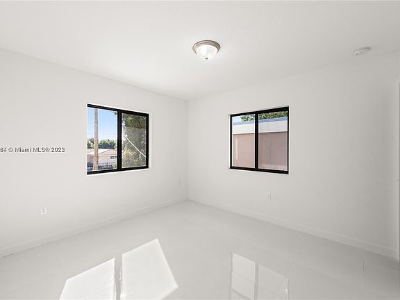 4th image of 2958 NW 57th St #1