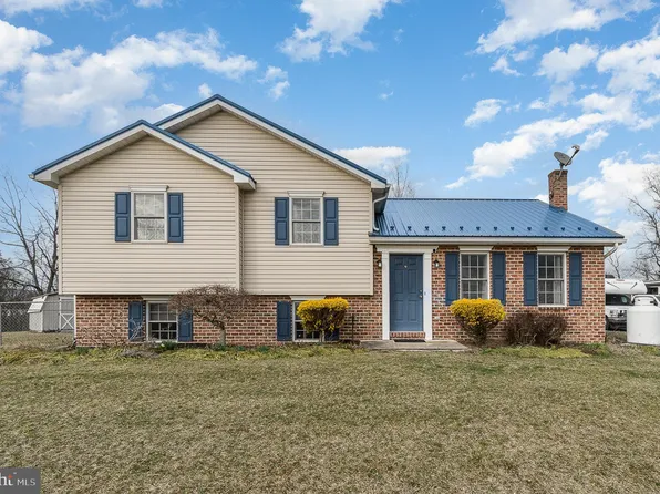 10 Shed Rd, Newville, PA 17241