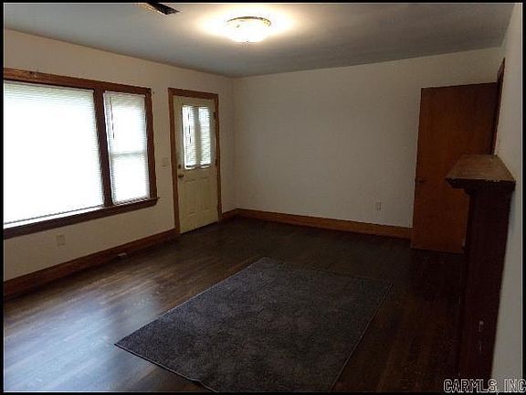 3rd image of 1469 Scott St