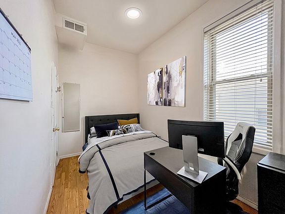 5th image of 2133 N Sheffield Ave APT 1A