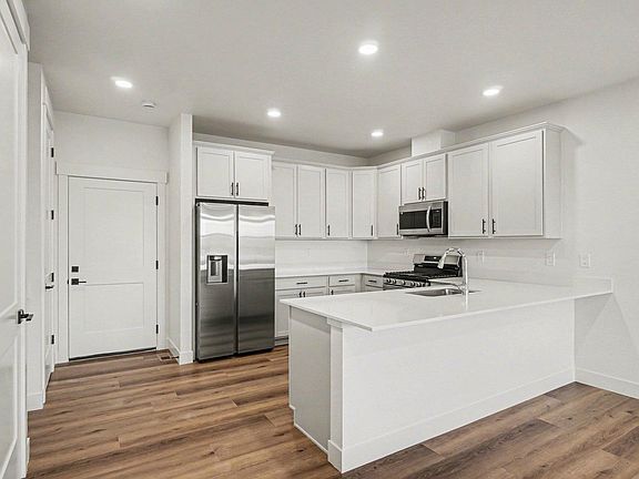 5th image of 5124 Stonewall St