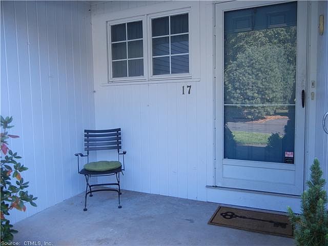 1st image of 17 Willow Brook Dr