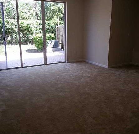 3rd image of 2253 NE 42nd Ave