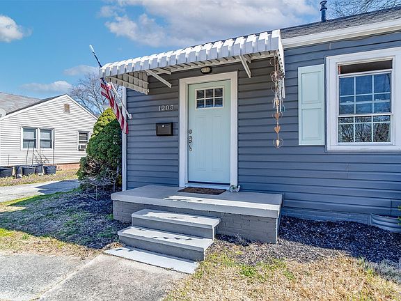 4th image of 1205 Poston Cir