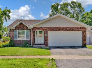 18449 Oakwood Ave, Lansing, IL