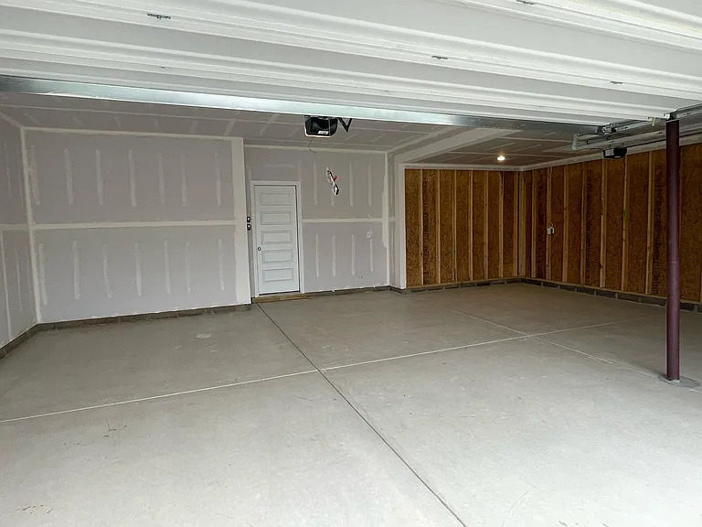 10814 Gates Creek Dr — Photo 16