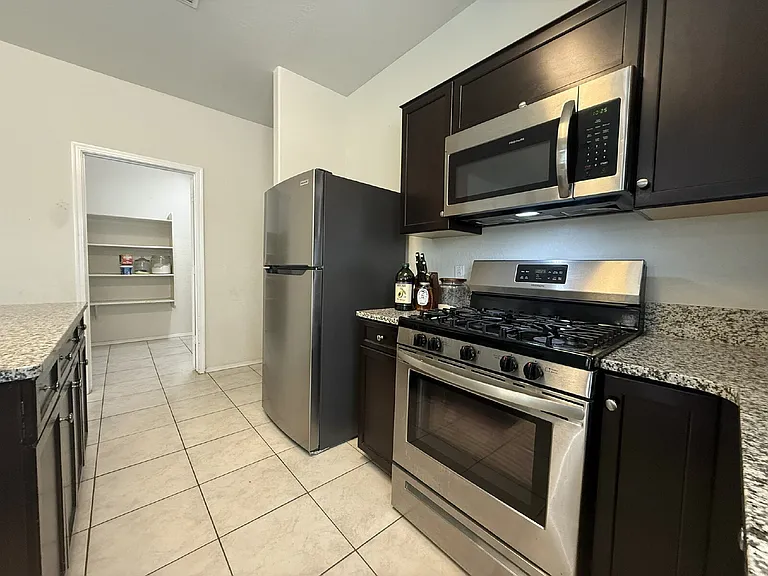 30187 W Avalon Dr — Photo 11