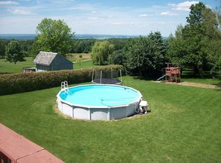 65 Deysher Rd, Fleetwood, PA 19522