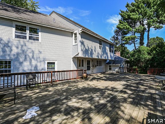 5th image of 20 Chimney Hill Road