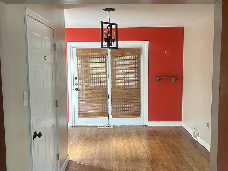1135 Oak Ave — Photo 4
