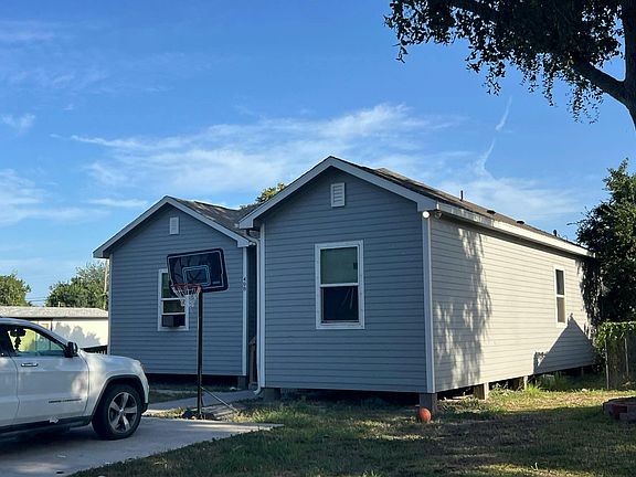 2nd image of 408 E Ligustrum Blvd