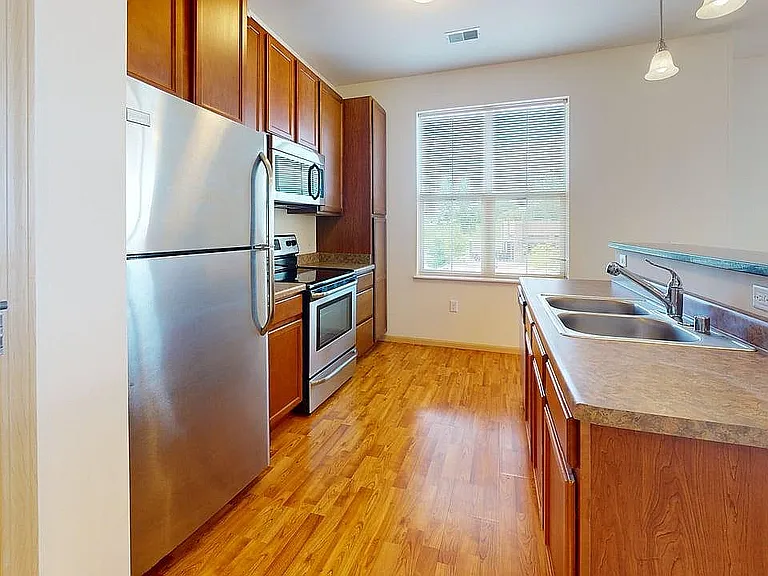 1-Bedroom-Den-Unit-156-210-Kitchen