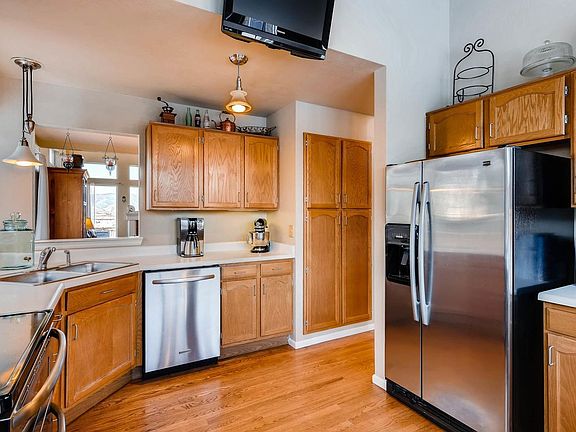 5th image of 3656 Seramonte Dr