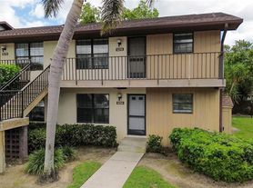 5254 Treetops Dr