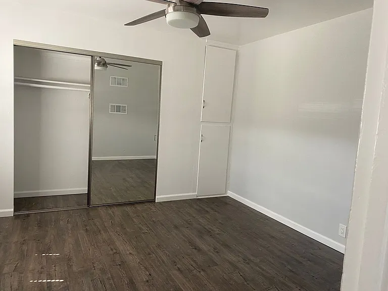 1153 W 106th St — Photo 12