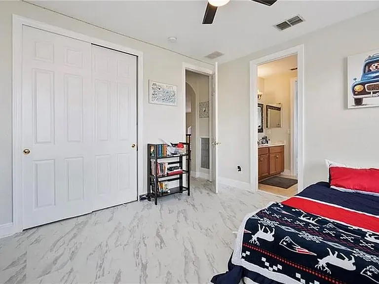 19396 La Serena Dr — Photo 22