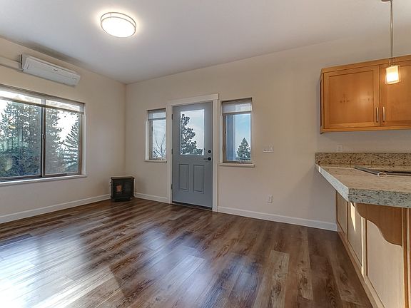 5th image of 1928 NW Trenton Ave #2