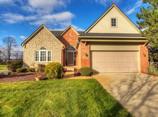 48040 Vistas Ct, Canton, MI 48188