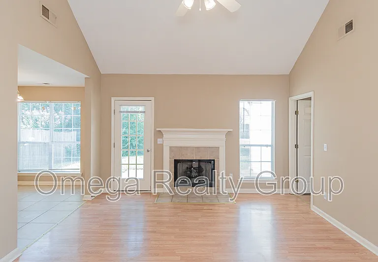 2022 Edgewood Dr — Photo 6