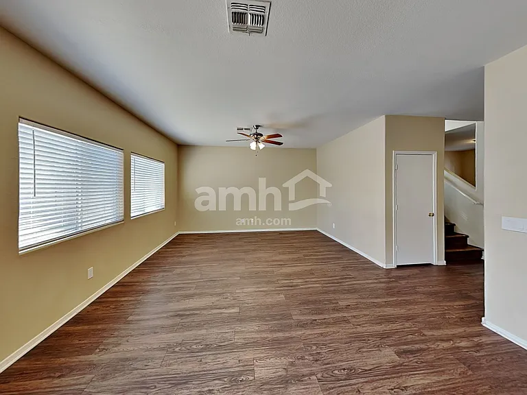 13240 W Watson Ln — Photo 6