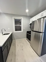 212 Zabriskie Street, #1R