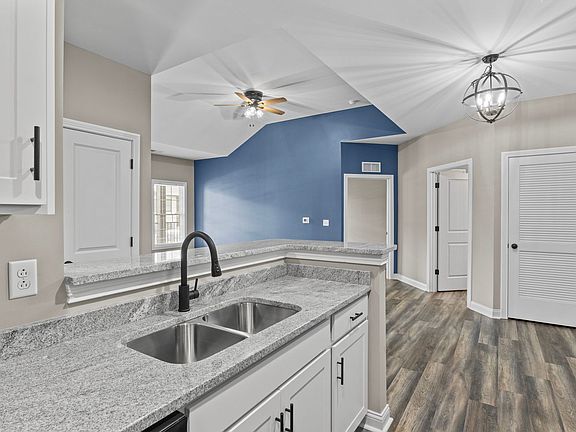 3rd image of 1008 Coachman Dr #9