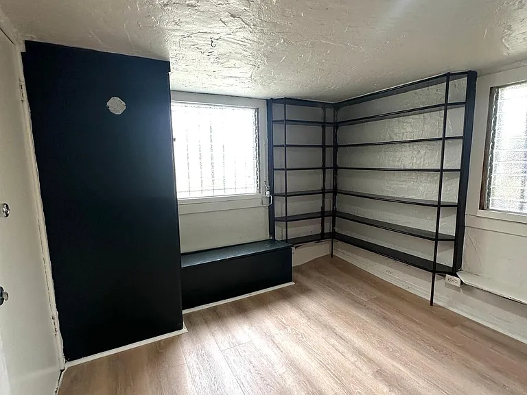 2032 Vista Del Mar St #1 — Photo 11