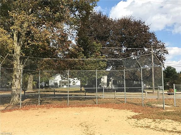 5th image of 4519 Prospect St