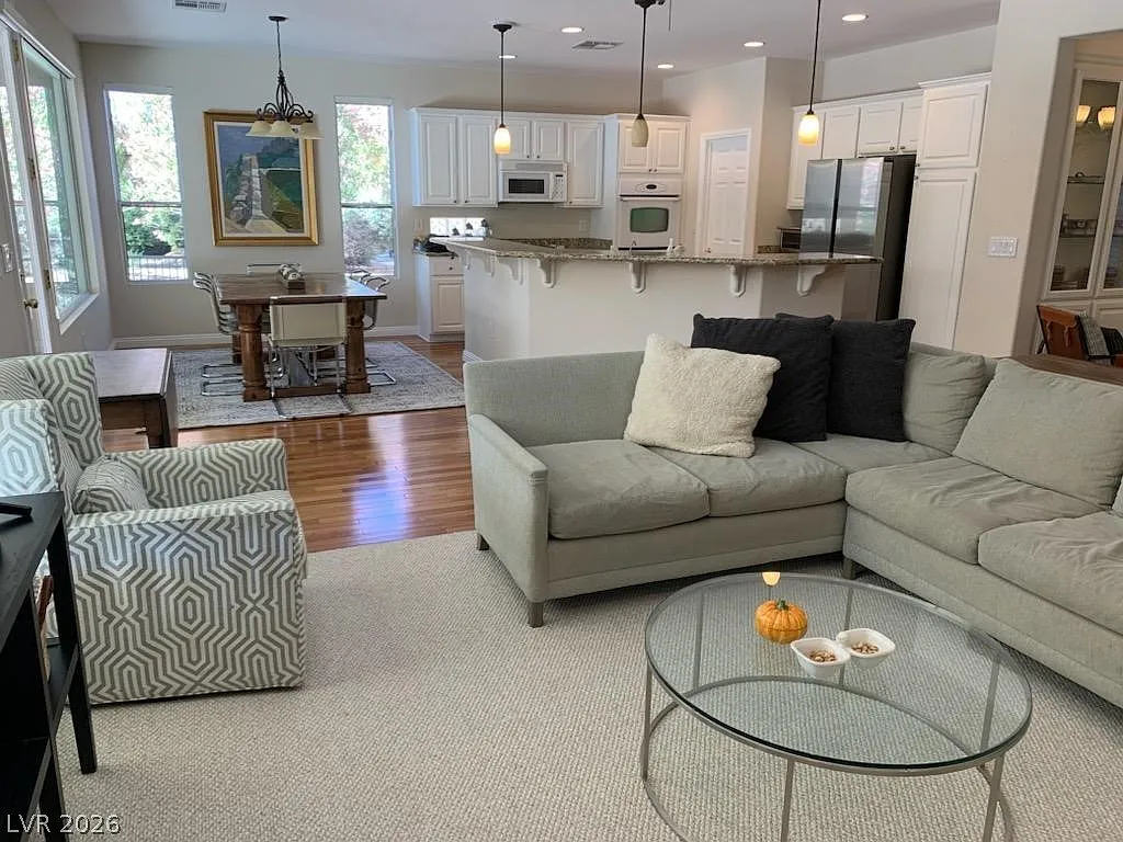 2 bed, 2.0 bath, 1719 sqft, $2,700 — Photo 4