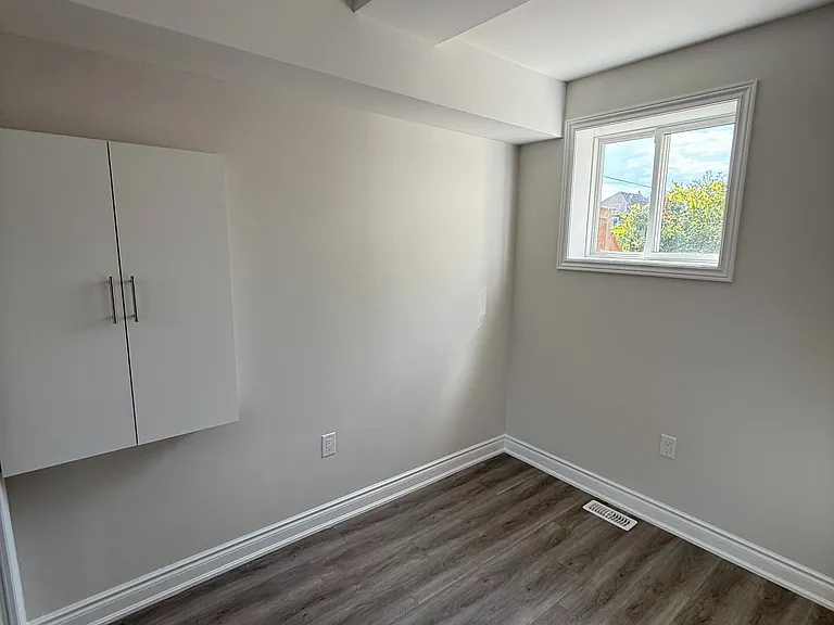 187 Stirton St #MAIN — Photo 11