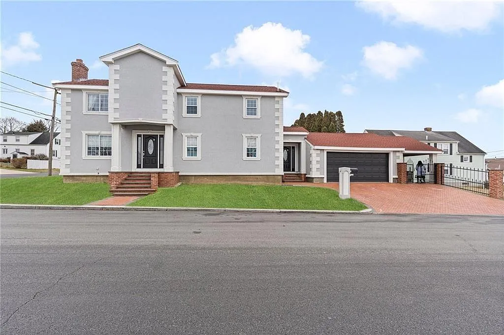 1 bed, 1.0 bath, 1196 sqft, $2,500 — Photo 1